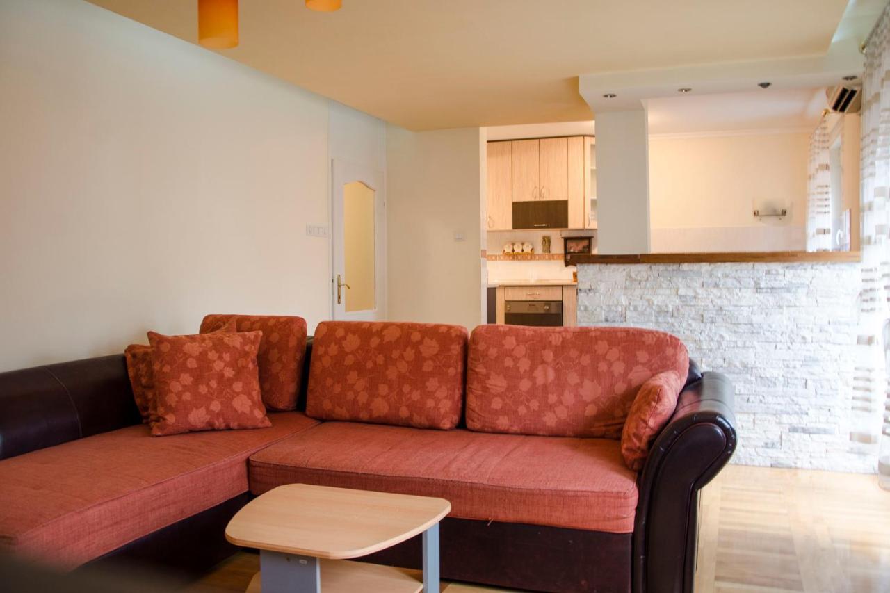 Apartman White Belgrado Esterno foto